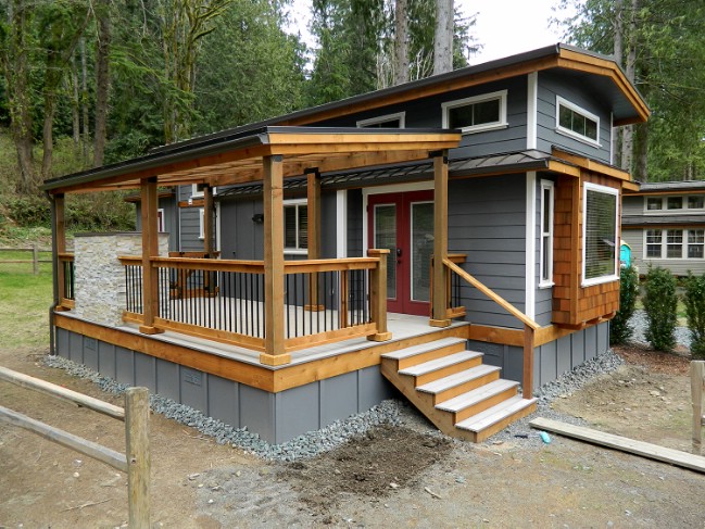 Take a Look at this Luxury Tiny House by West Coast Homes ...