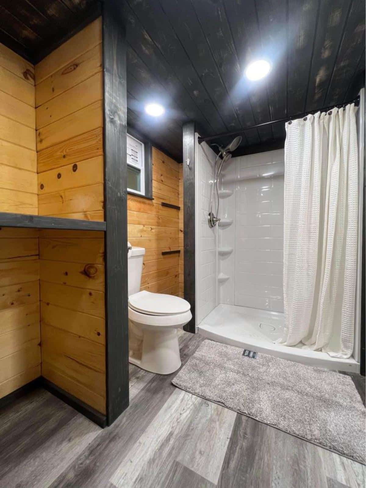 standard toilet and ample space in the bathroom